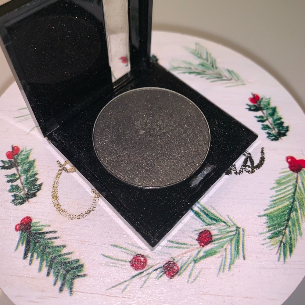 MAKE UP FOR EVER Artist Color Eye Shadow